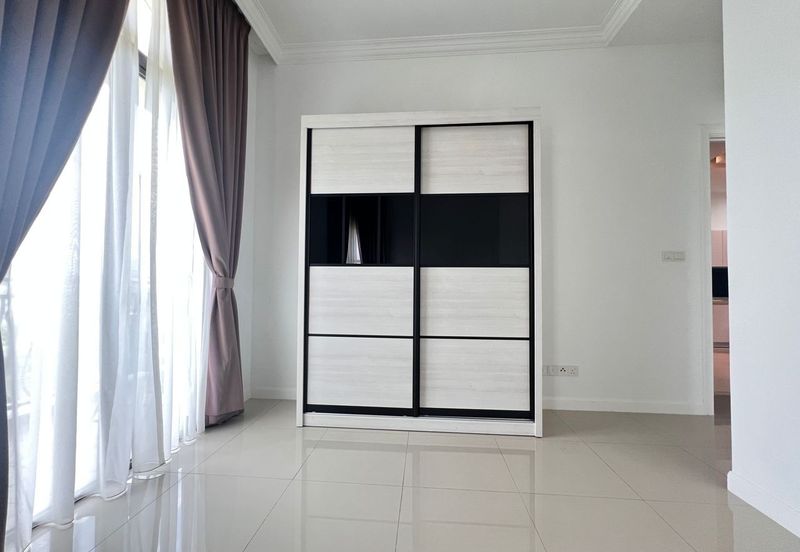 Isle of Kamares, Setia Eco Glades