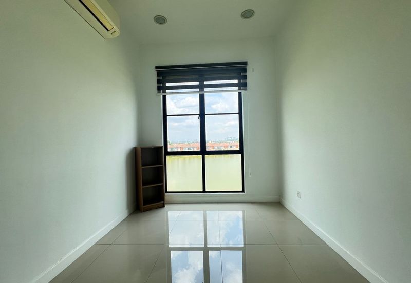 Isle of Kamares, Setia Eco Glades