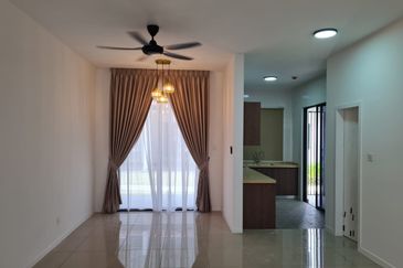 Reef Of Tropics, Setia Eco Glades