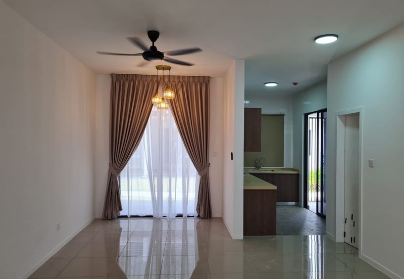 Reef Of Tropics, Setia Eco Glades