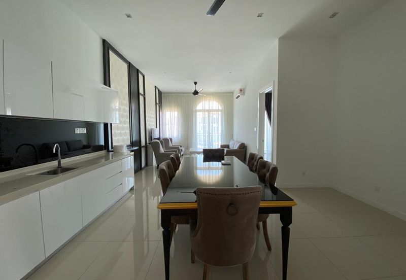 Isle of Kamares, Setia Eco Glades