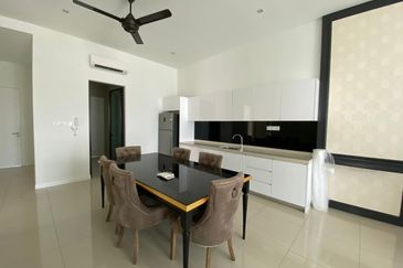 Isle of Kamares, Setia Eco Glades