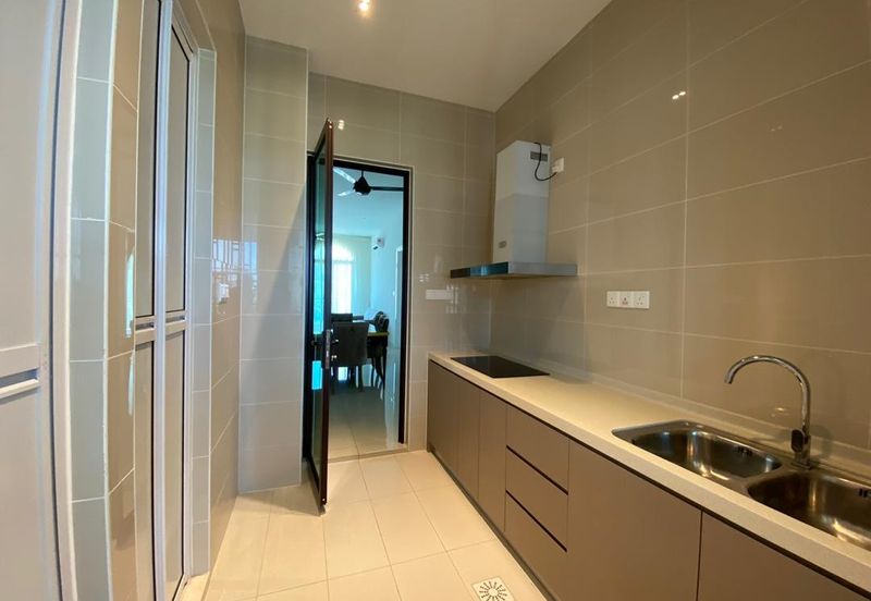 Isle of Kamares, Setia Eco Glades