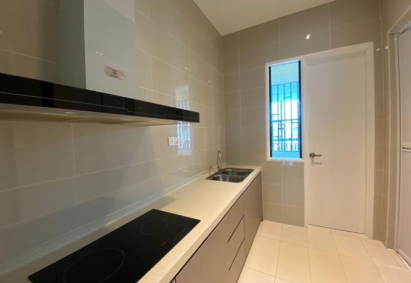 Isle of Kamares, Setia Eco Glades