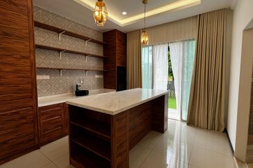 Jewels of Grasmere, Setia Marina