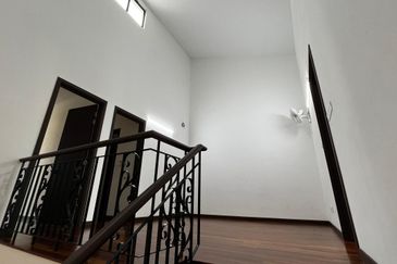 Jewels of Grasmere, Setia Marina