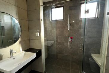 Jewels of Grasmere, Setia Marina