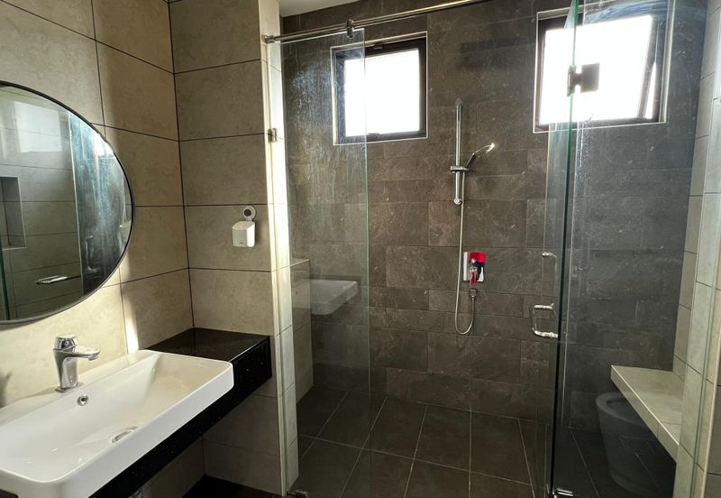 Jewels of Grasmere, Setia Marina