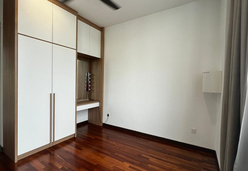 Jewels of Grasmere, Setia Marina