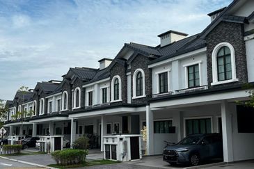 Jewels of Grasmere, Setia Marina