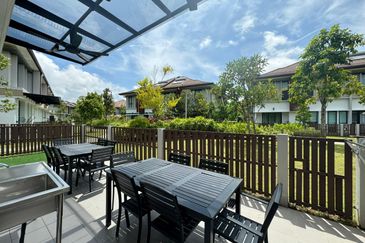 Isle of Botanica, Setia Eco Glades