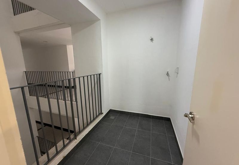 Lake Point Residence