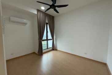 Lake Point Residence