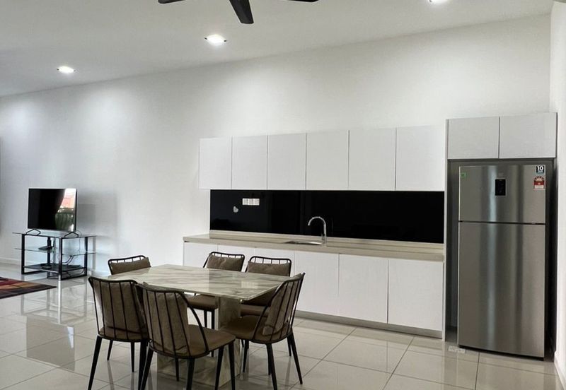 Isle of Kamares, Setia Eco Glades