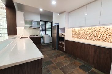 Hijau Apartment (Ukay Heights)