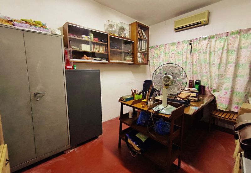 Jalan Sepadu, Taman United