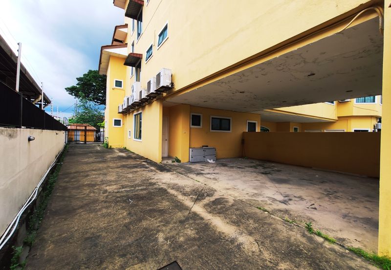 Ampang Hilir Bungalow by the lake