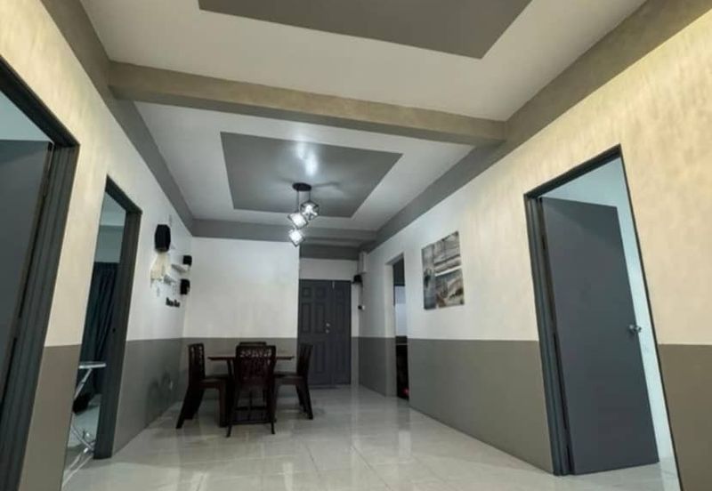 Cameron Emerald Avenue Apartment