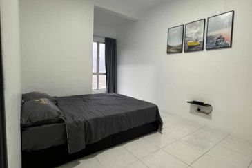 Cameron Emerald Avenue Apartment