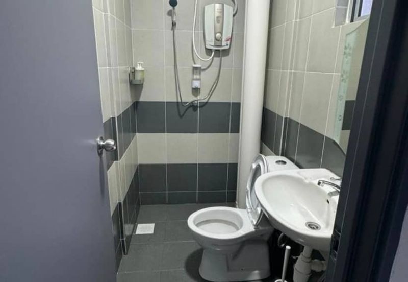 Cameron Emerald Avenue Apartment