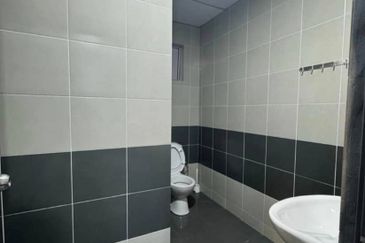 Cameron Emerald Avenue Apartment