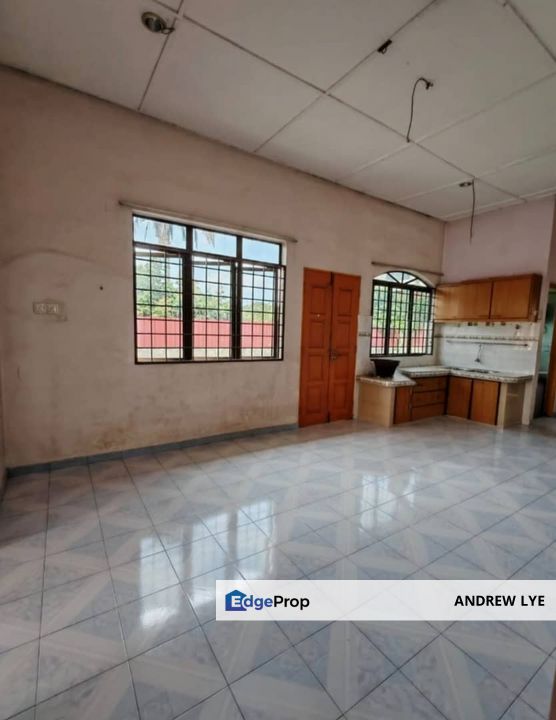 Kampung Simee New Village Bungalow House For Sale , Perak, Ipoh