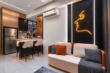 Piccadilly Service Residence @ Greentown