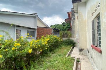 TAMAN BATU GAJAH