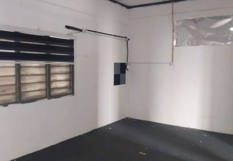 Pengkalan Station 18