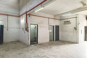 Pengkalan Station 18