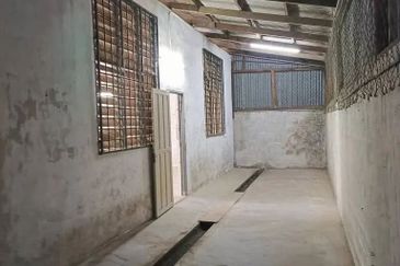 Pengkalan Station 18