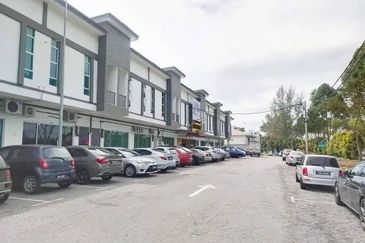 Airport Square (Taman Maju Rapat)