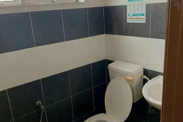 Airport Square (Taman Maju Rapat)