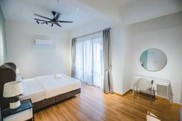 THE COVE HILLSIDE RESIDENCE