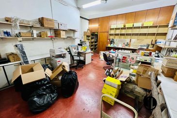 Persiaran Greenhill, Kampung Jawa