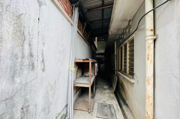 Persiaran Greenhill, Kampung Jawa