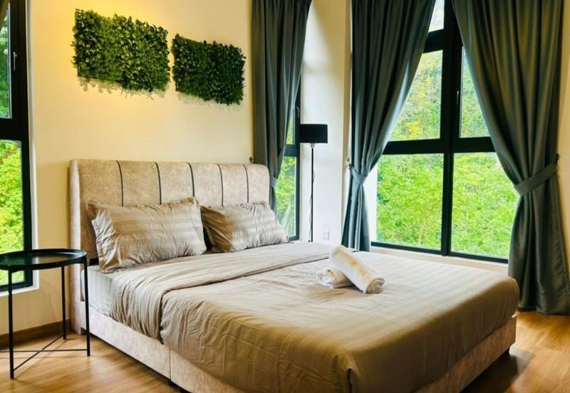 THE COVE HILLSIDE RESIDENCE