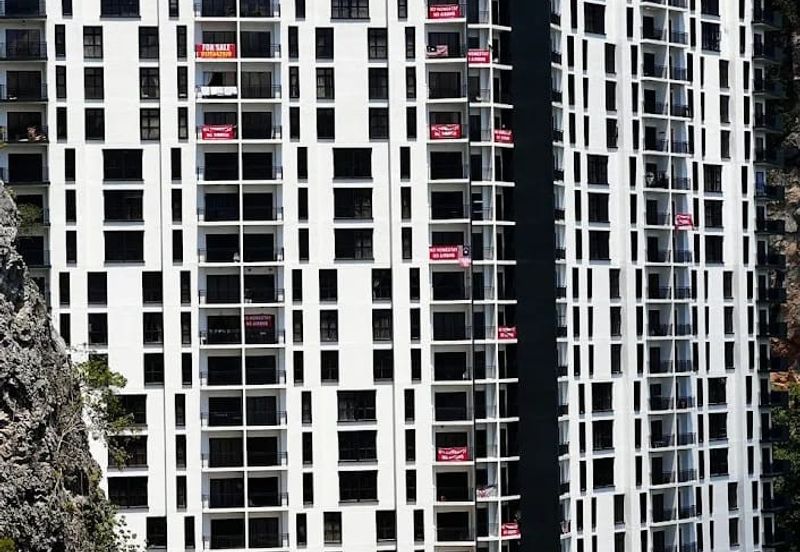 THE COVE HILLSIDE RESIDENCE