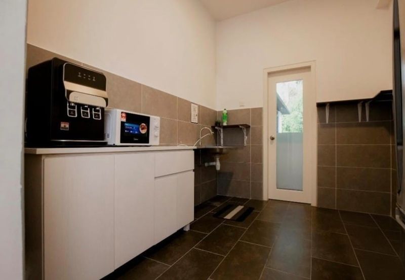 THE COVE HILLSIDE RESIDENCE