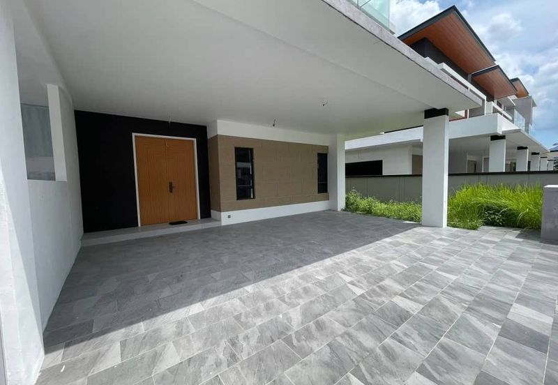 The Grand Thompson Residence