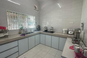 DESA LAHAT SRI -WANG