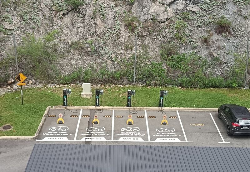 THE COVE HILLSIDE RESIDENCE