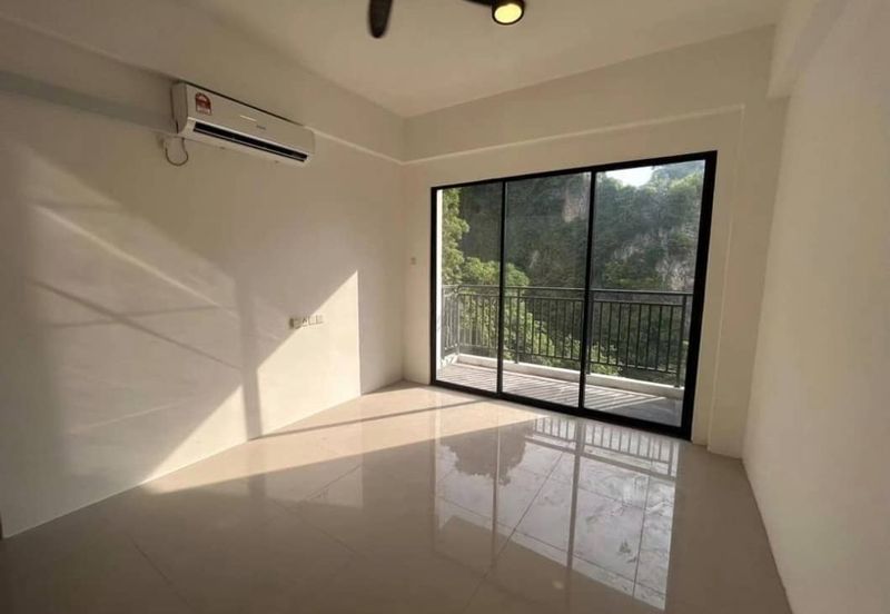 THE COVE HILLSIDE RESIDENCE