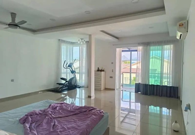 Airport Square (Taman Maju Rapat)