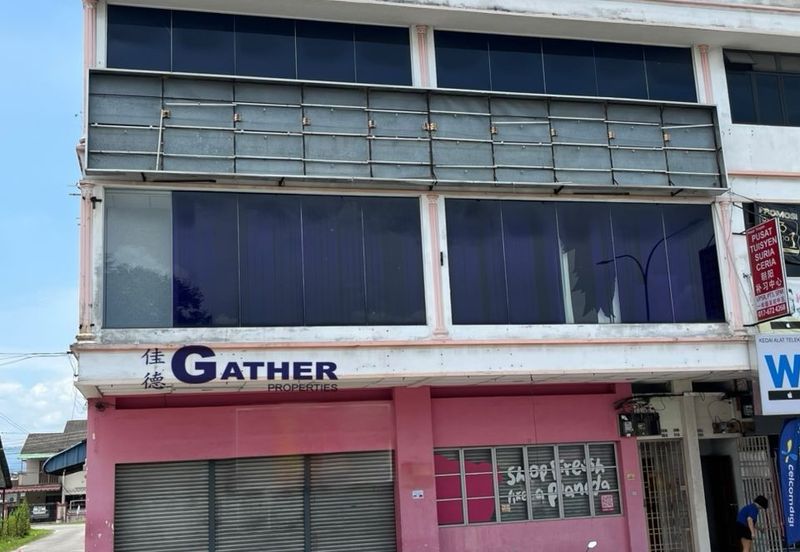 Jalan Pasir Puteh, Station 18