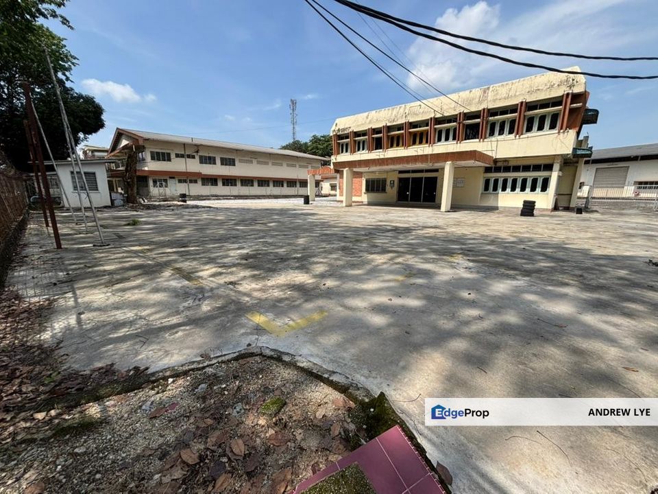 Silibin 2 Acres Land with 4 Factories & Bungalow House Freehold for Sale , Perak, Ipoh