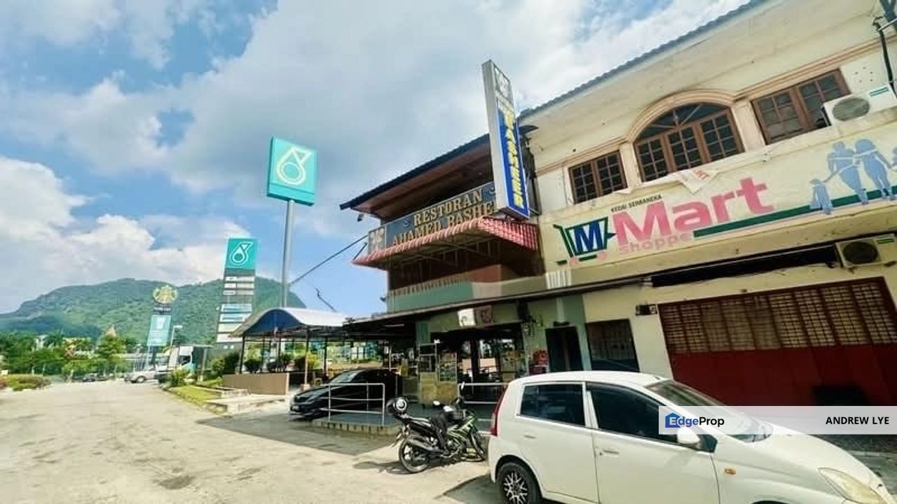 Jalan Tambun Sunway Double Storey Shoplot For Sale Facing Main Road , Perak, Ipoh
