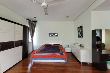 Changkat Kiara Surya