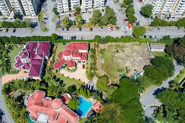 KGSAAS Golf Club, Seksyen 13