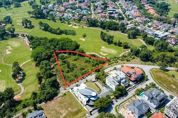 KGSAAS Golf Club, Seksyen 13